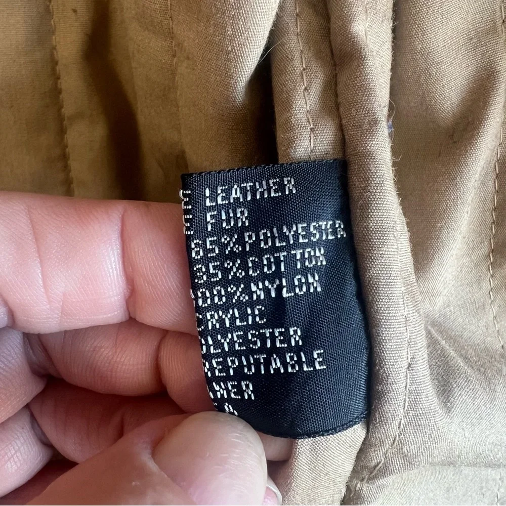 Vintage LeatherTown Bomber Aviator
Leather Jacket Size 40 Embroidered
Michelob - Picture 14 of 16